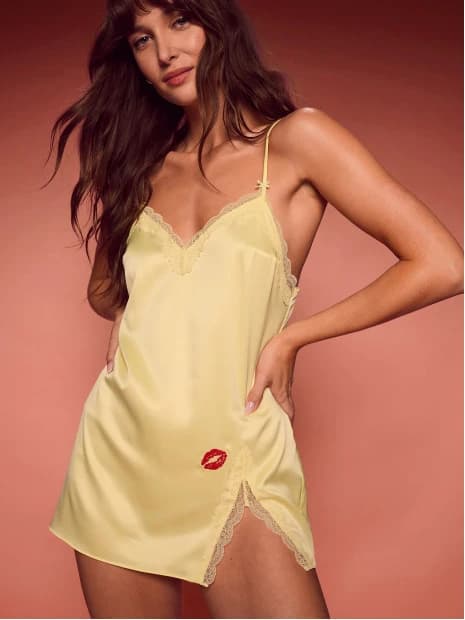Пеньюар Victoria's Secret Tease Satin Lace-Trim Mini Slip Dress